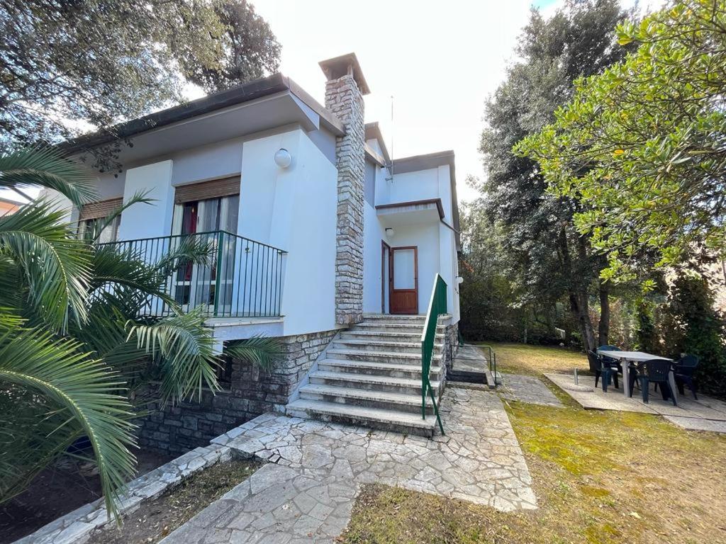 Pineta Apartament Tirrenia Exterior photo